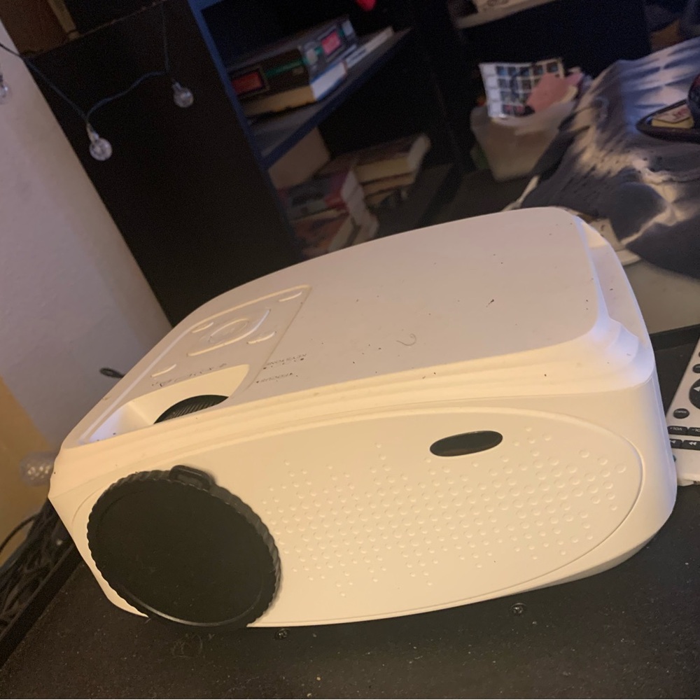 3 pc bundle comes with stand, 100 in screen